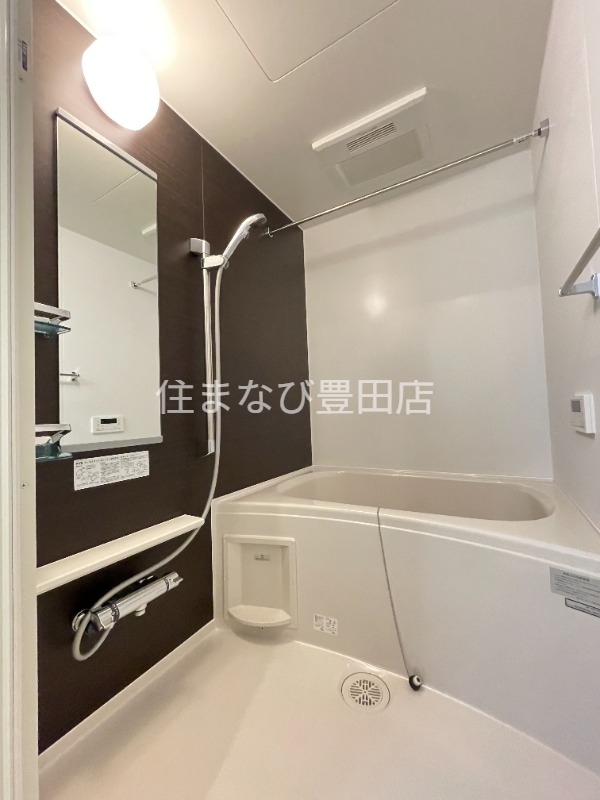 バス・シャワールーム　同型別部屋写真