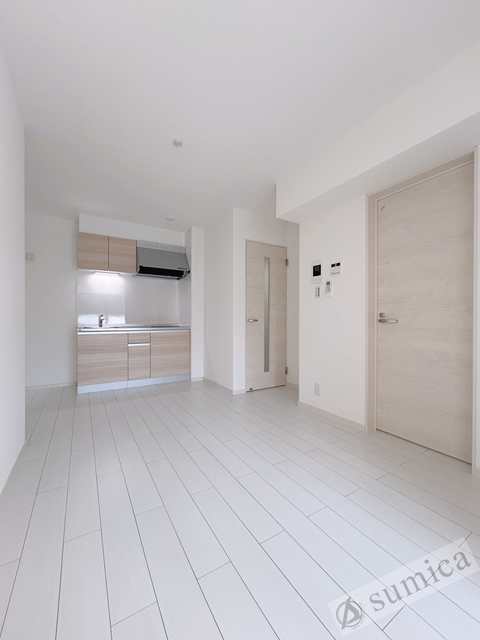 居室・リビング　ホワイトベースで明るい内装♪