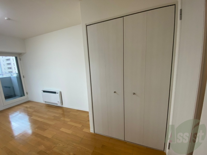 収納　寝室の収納です。部屋がすっきり片付きます。