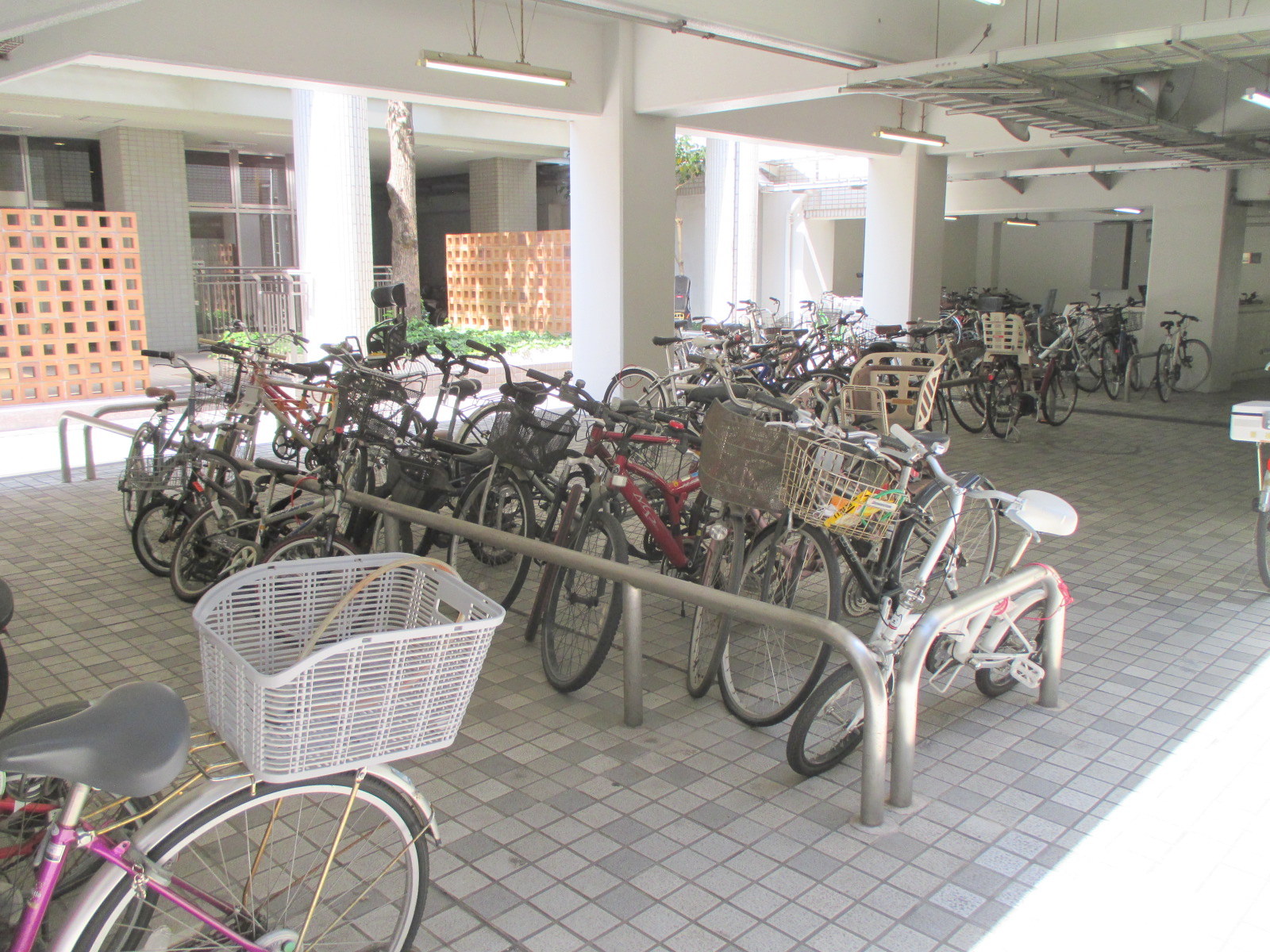 駐車場　駐輪場