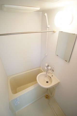 バス・シャワールーム　「b’CASA平塚」