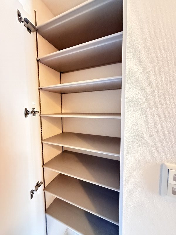 玄関　※掲載情報と物件の現況が異なる場合、現況を優先するものとしま