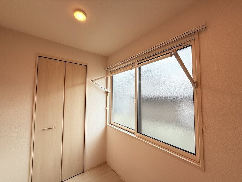 バルコニー　※掲載情報と物件の現況が異なる場合、現況を優先するものとしま