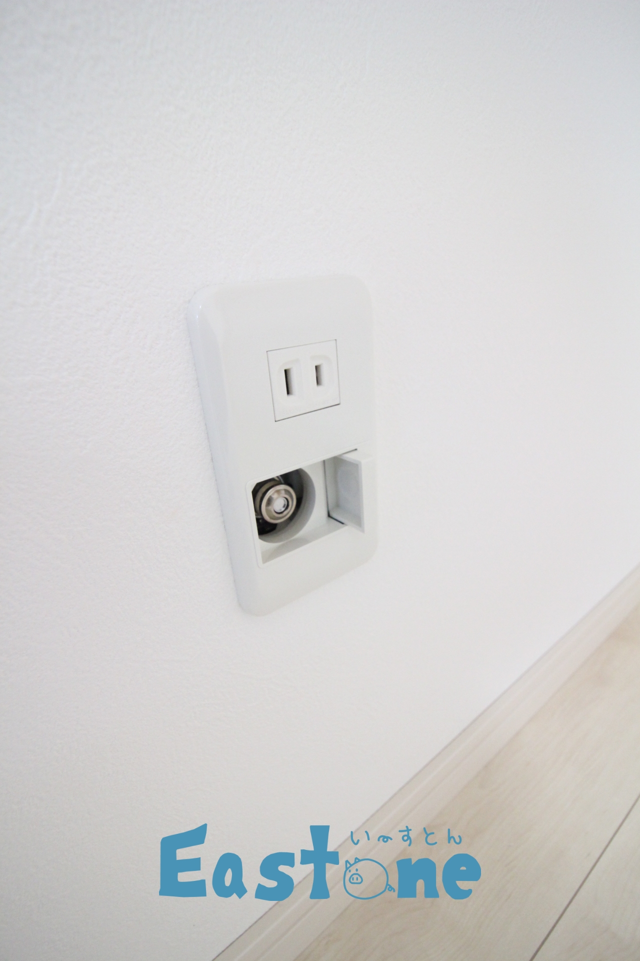 その他　ガス暖房器具のガス栓がお部屋に付いてるので寒い日でも暖かく！