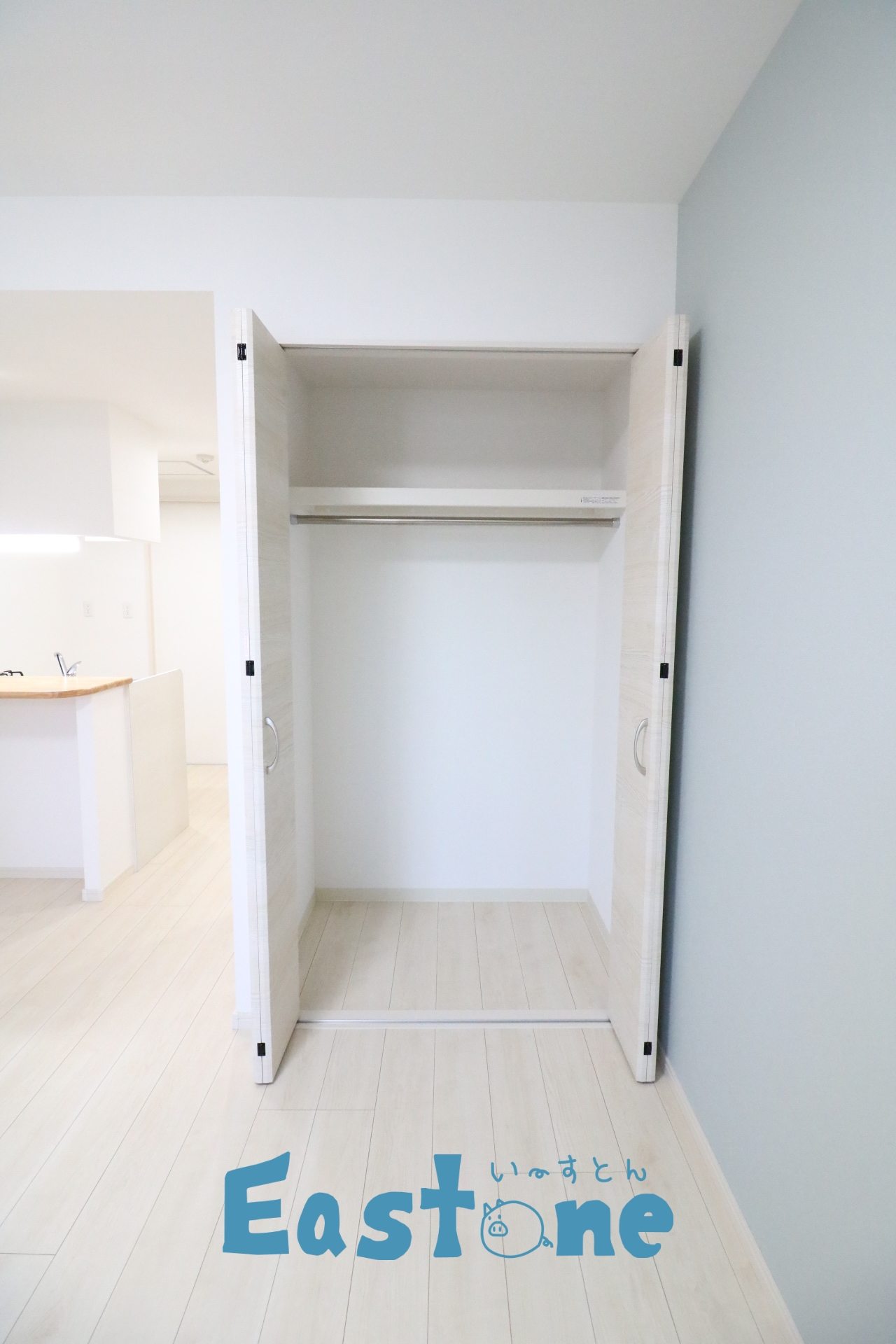 収納　ハンガーパイプが付いててしっかり収納できる！