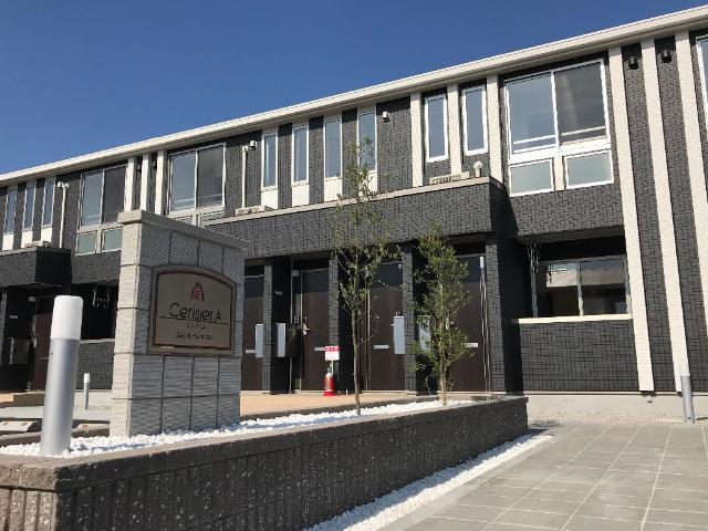 エントランス　外観写真（昼）