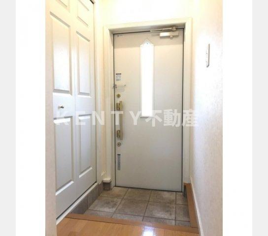 玄関　収納もある玄関です