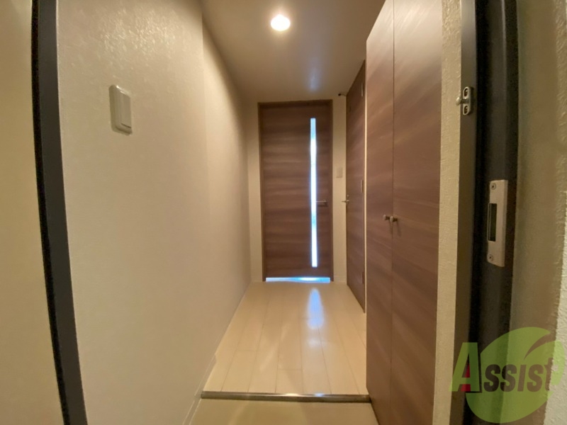 玄関　玄関の様子です。明るい印象ですね。気分もあがりそう。