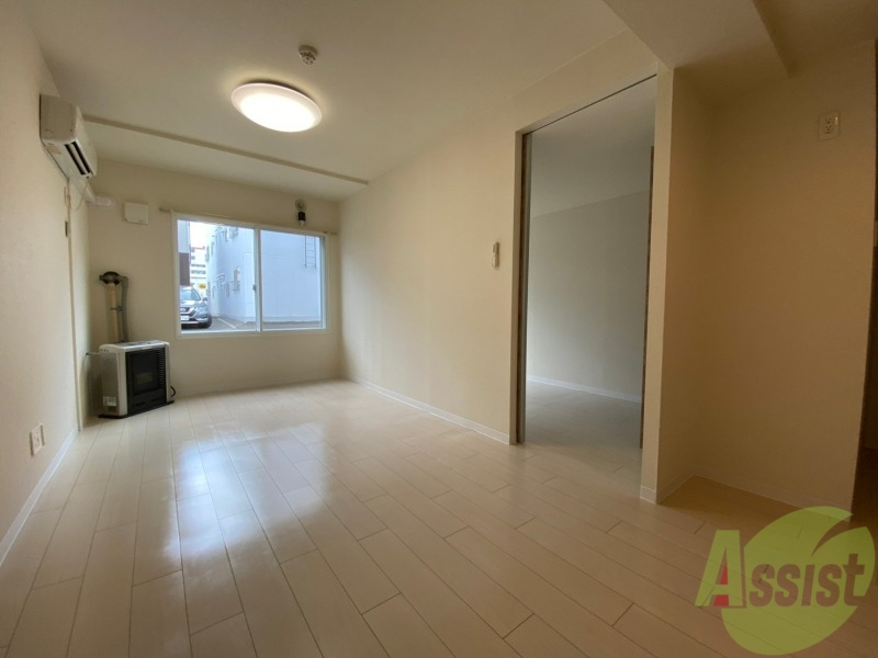 居室・リビング　リビングを別角度から撮ってみました。家具の配置もしやすそう。