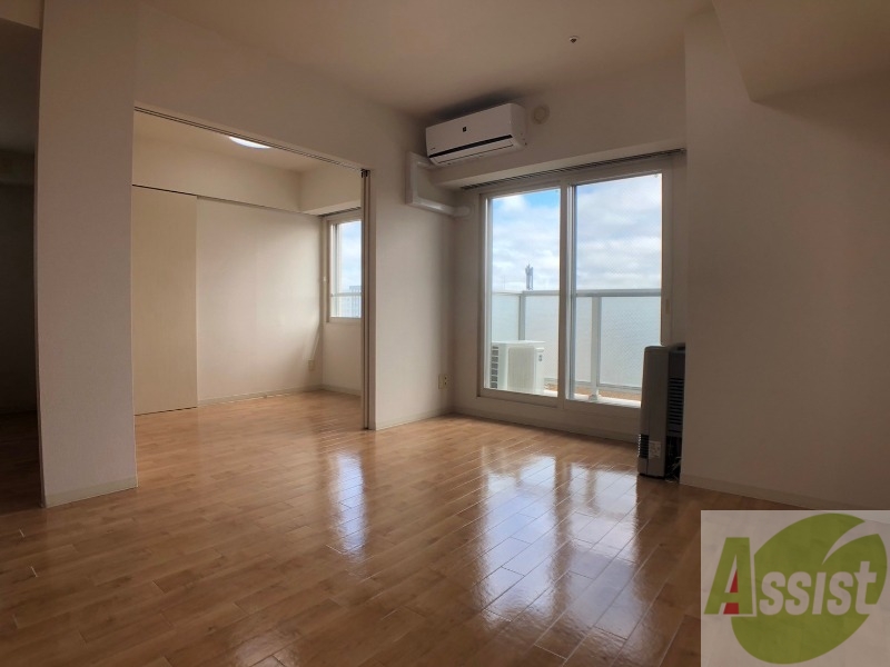 居室・リビング　色合いも明るく、快適なリビングとなっております！