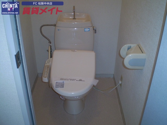 トイレ　同型参考写真