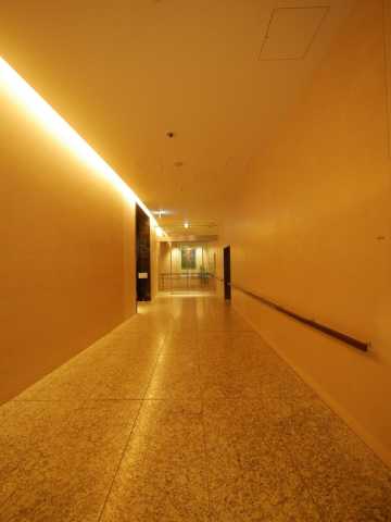 ロビー　コンフォリア新宿イーストサイドタワー