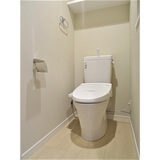 トイレ　ウォシュレット付き