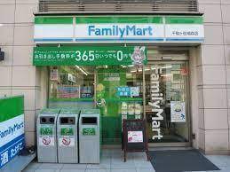 コンビニ　ファミリーマート 千駄ヶ谷鳩森店（コンビニ）まで159m