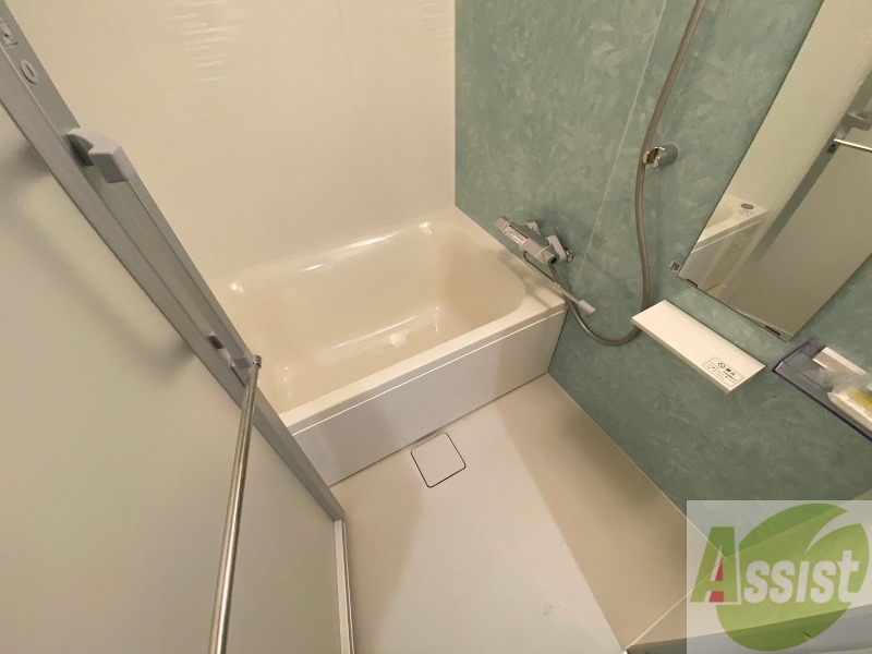 バス・シャワールーム　お風呂になります。一日の疲れを癒してくださいね。