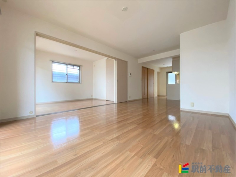 居室・リビング　※同建物別部屋写真