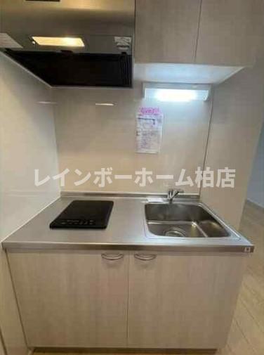 キッチン　コンパクトなキッチンで掃除もラクラク