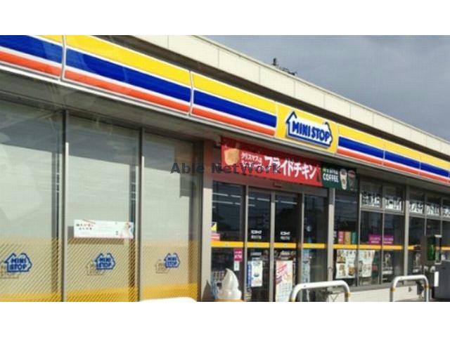 コンビニ　ミニストップ熊谷久下店（コンビニ）まで215m