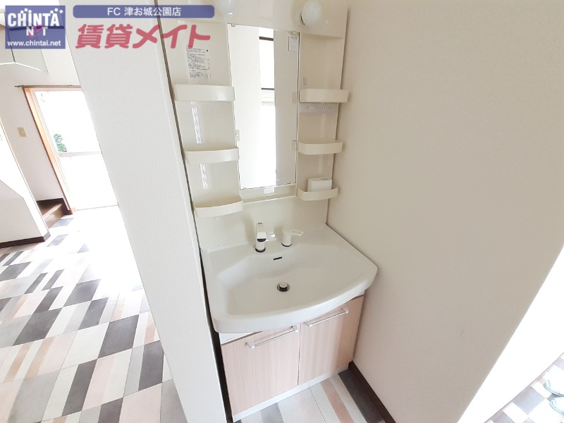 洗面設備　同型参考写真