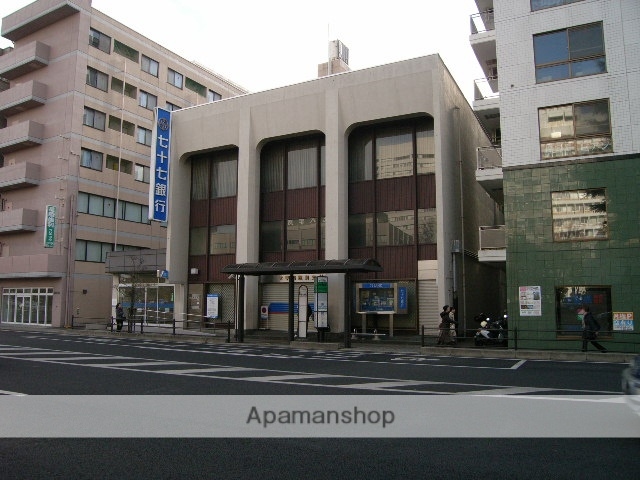 銀行　七十七銀行（銀行）まで390m