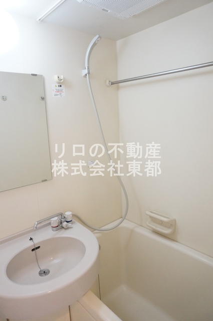 バス・シャワールーム　バストイレが一緒になってるとお掃除がしやすいです♪