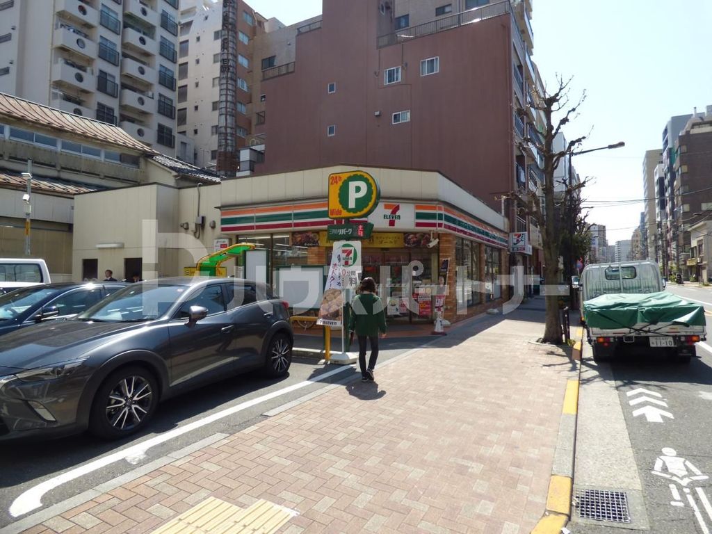 コンビニ　リパークセブンイレブン台東下谷3丁目（コンビニ）まで300m