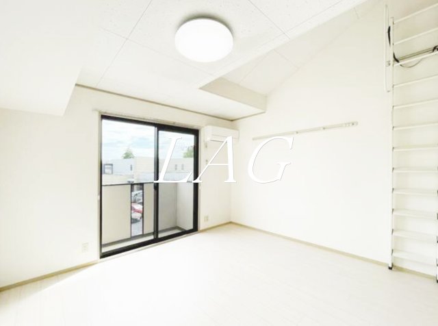 居室・リビング　洋室のお部屋です。（同仕様です。）