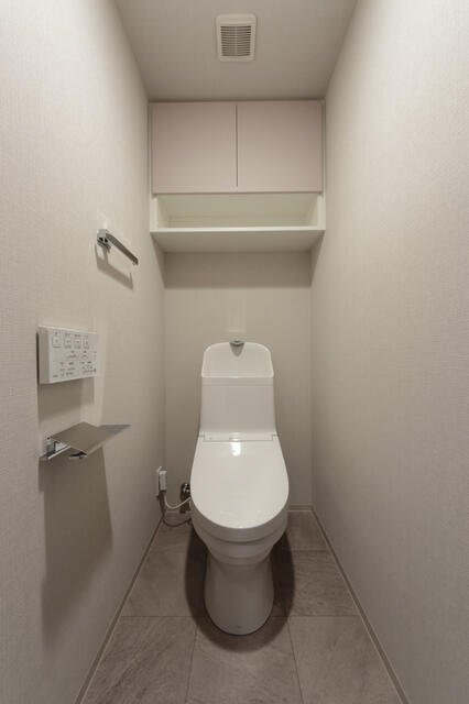 トイレ　※写真は同タイプ住戸です。