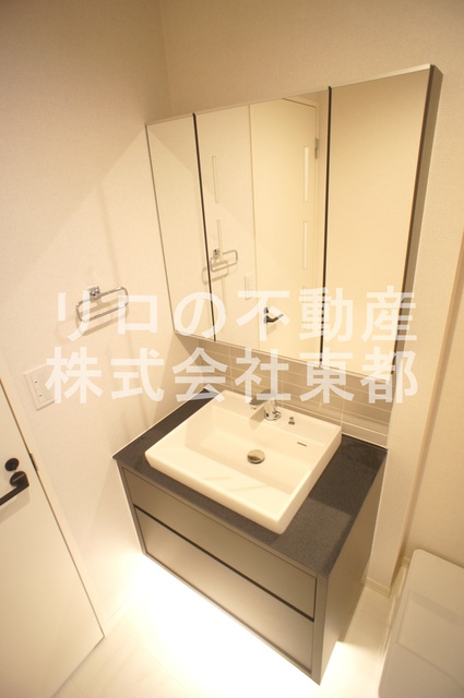 洗面設備　嬉しい洗面台は独立タイプ！