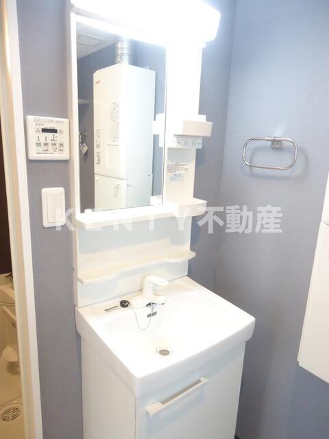 洗面設備　使いやすい洗面所です