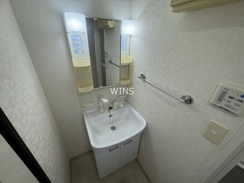 洗面設備　別部屋参考写真です