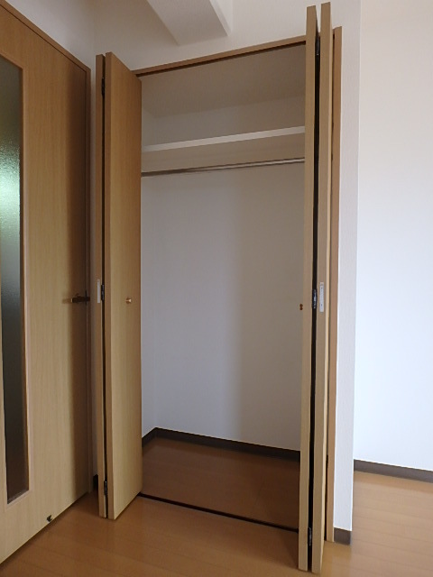 収納　一人なら十分な広さの収納です。
