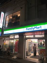 コンビニ　ファミリーマート 下北沢駅北店（コンビニ）まで73m