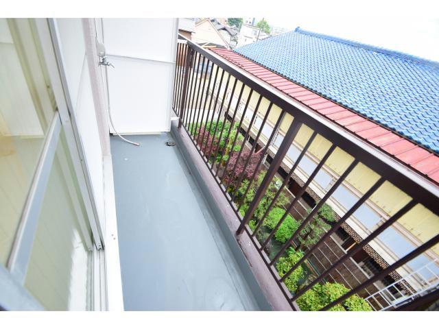 バルコニー　他号室の写真になります。