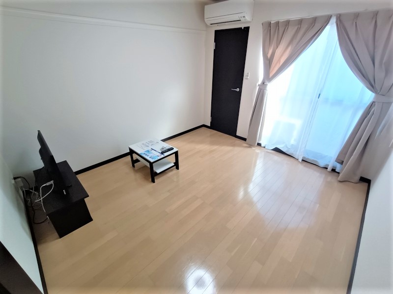 居室・リビング　家電・家具付きのお部屋です。