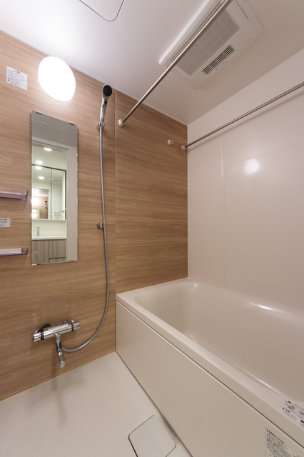 バス・シャワールーム　※写真は同タイプ住戸です。