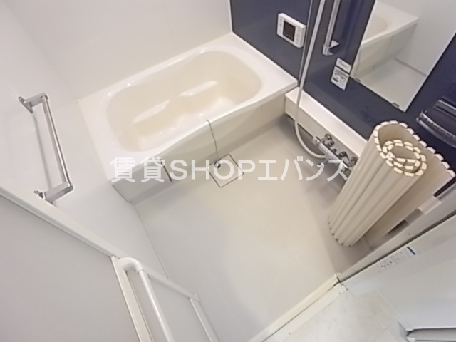 バス・シャワールーム　落ち着いた空間のお風呂です