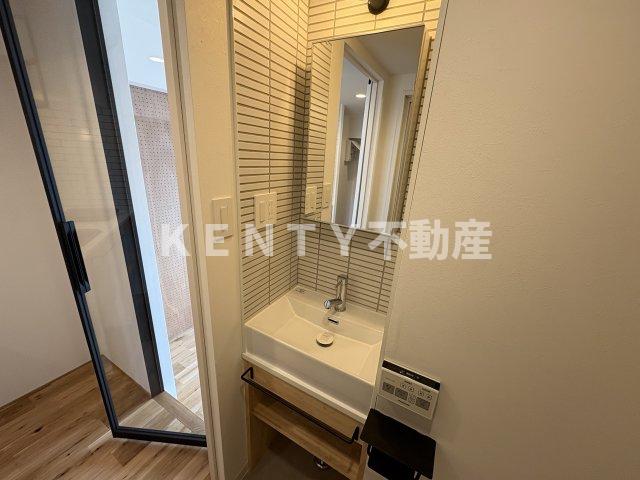 洗面設備　独立洗面化粧台付き