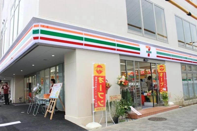 コンビニ　セブンイレブン 堺北花田3丁店（コンビニ）まで377m