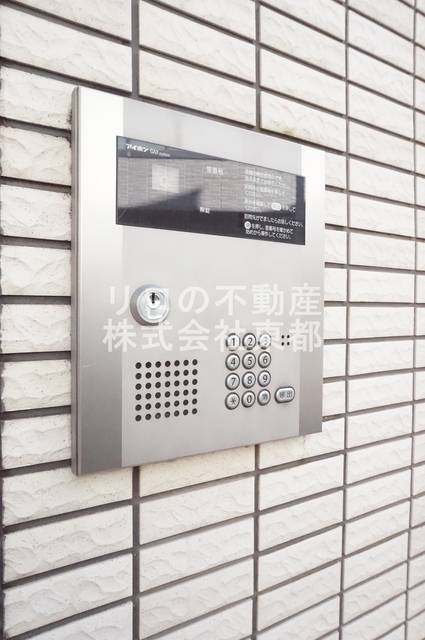 セキュリティ　入り口は安心のオートロック式です♪
