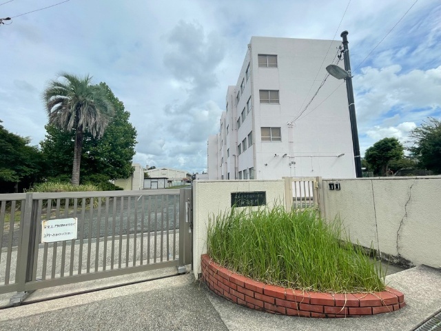 小学校　名古屋市立植田小学校（小学校）まで644m