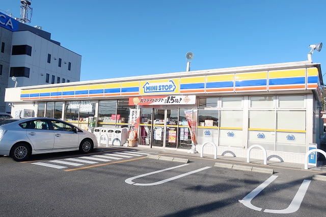 コンビニ　ミニストップ（コンビニ）まで450m