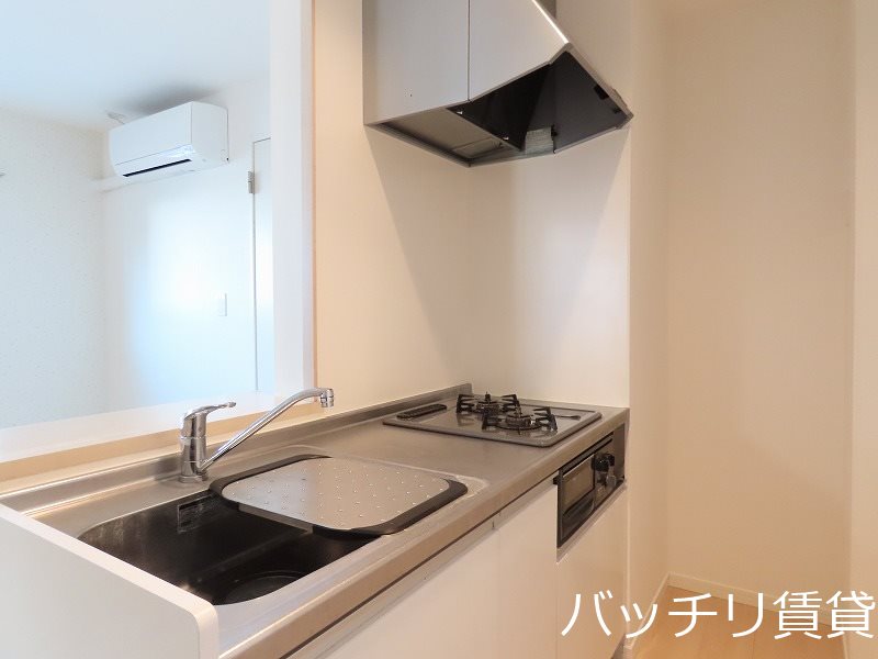 キッチン　別号室タイプの為、現状を優先致します。