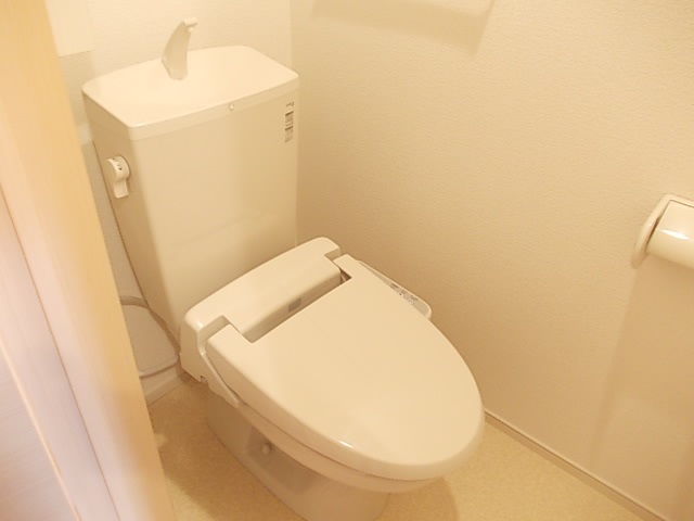 トイレ　同一施工会社同一仕様写真