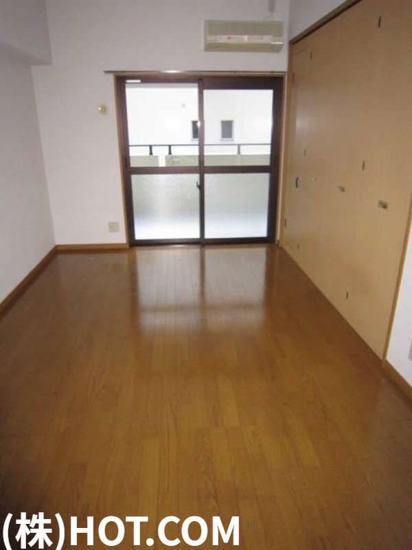 西鉄天神大牟田線 薬院駅 徒歩2分 8階建 築26年の居間写真