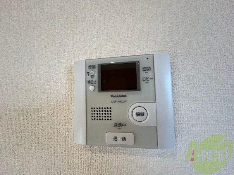 セキュリティ　モニタ付インターホンです。セキュリティ面も安心ですね！