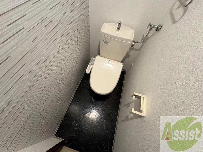 トイレ　こちらはトイレです。清潔感があり、安心して使用できます。