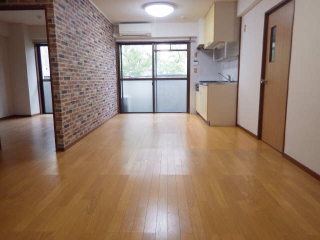 マンション葵の居間写真