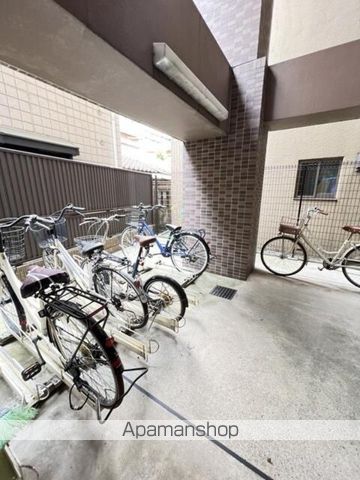 都営三田線 板橋本町駅 徒歩3分 10階建 築22年の外観写真