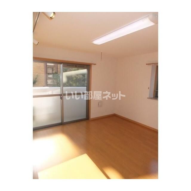 ＪＲ高崎線 熊谷駅 徒歩5分 4階建 築17年の居間写真